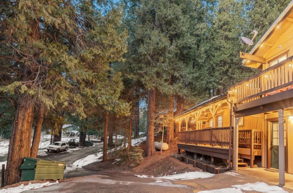 Sugar Pine House | Corlieu Falls Cabin in Sugar Pine 8 miles from Yosemite with Gazebo, Hot tub a shack and Bar top