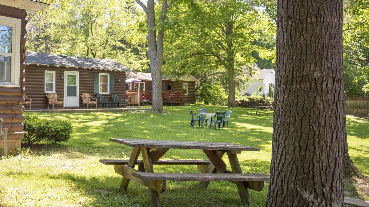 Williams Bay Cabin | Corner Cabin Pet Friendly Williams Bay on Lake Geneva