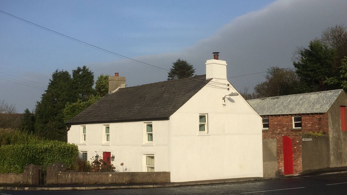 Cairncastle Cottage | Corner Cottage 1 mile from Ballygally and Antrim Coast Rd