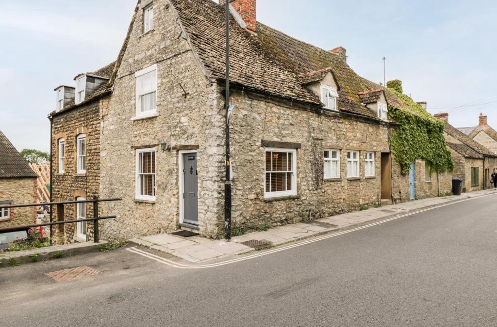 Malmesbury House | Corner Cottage
