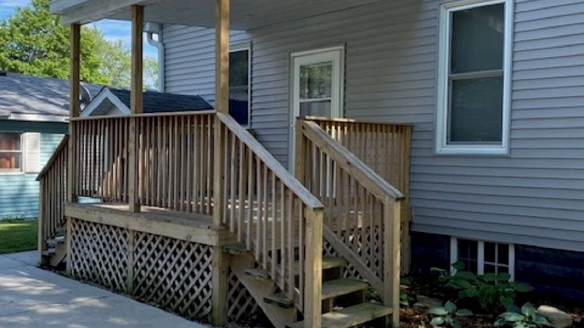 Taylorville House | Corner Cottage near to downtown!