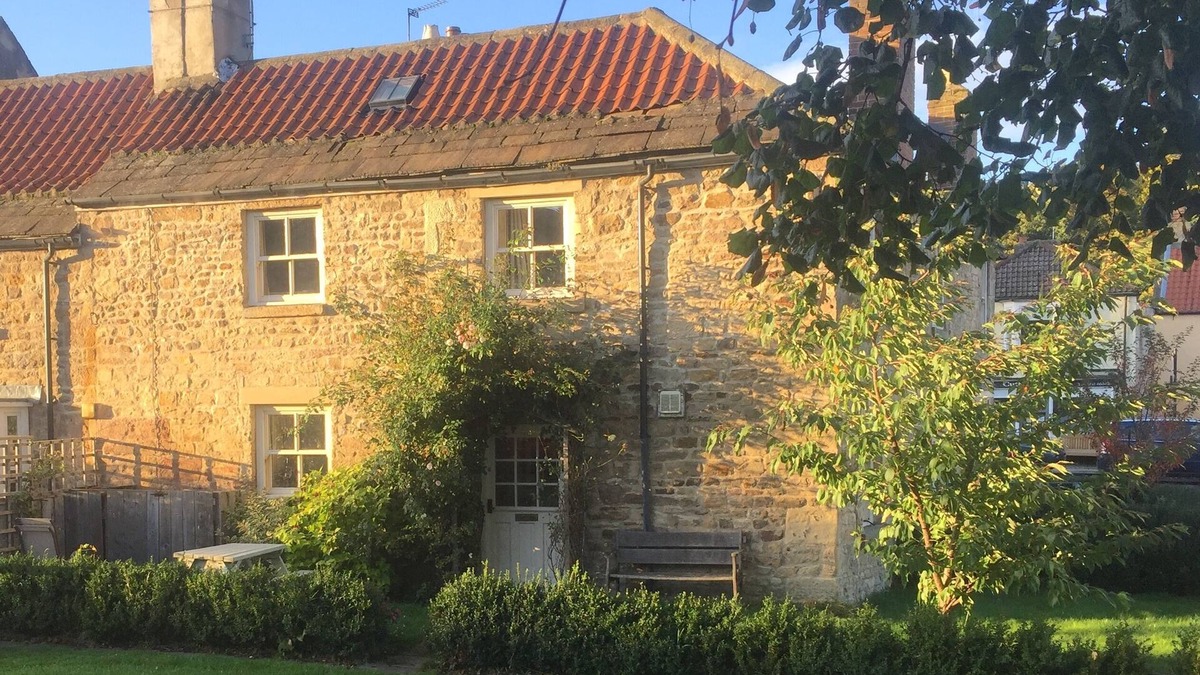 Staindrop Cottage | CORNER COTTAGE, pet friendly, character holiday cottage in Staindrop