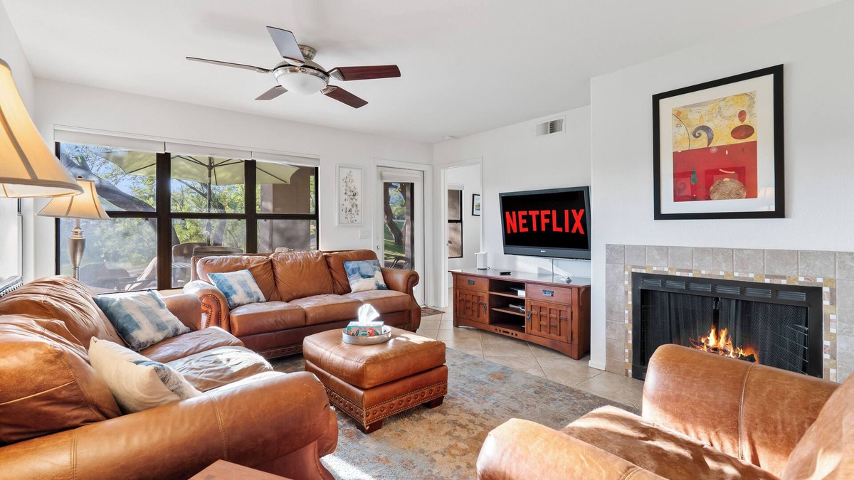Tucson Apartment | Corner full 2BR/2B Apt w/Golf Views, Pool & Grill