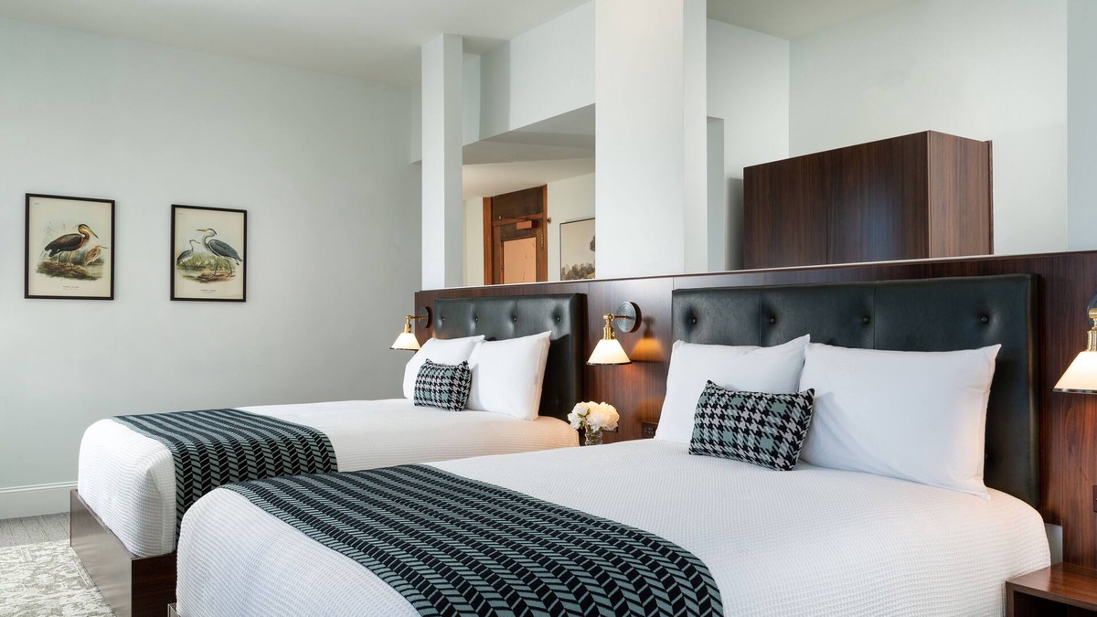 Roanoke Hotel | Corner Room w/Gorgeous City Views Free Wifi, Close to Restaurants, Shops & More!