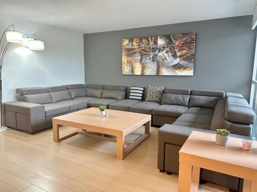 CityPlace Apartment | Corner suite Courtyard view 4 real beds