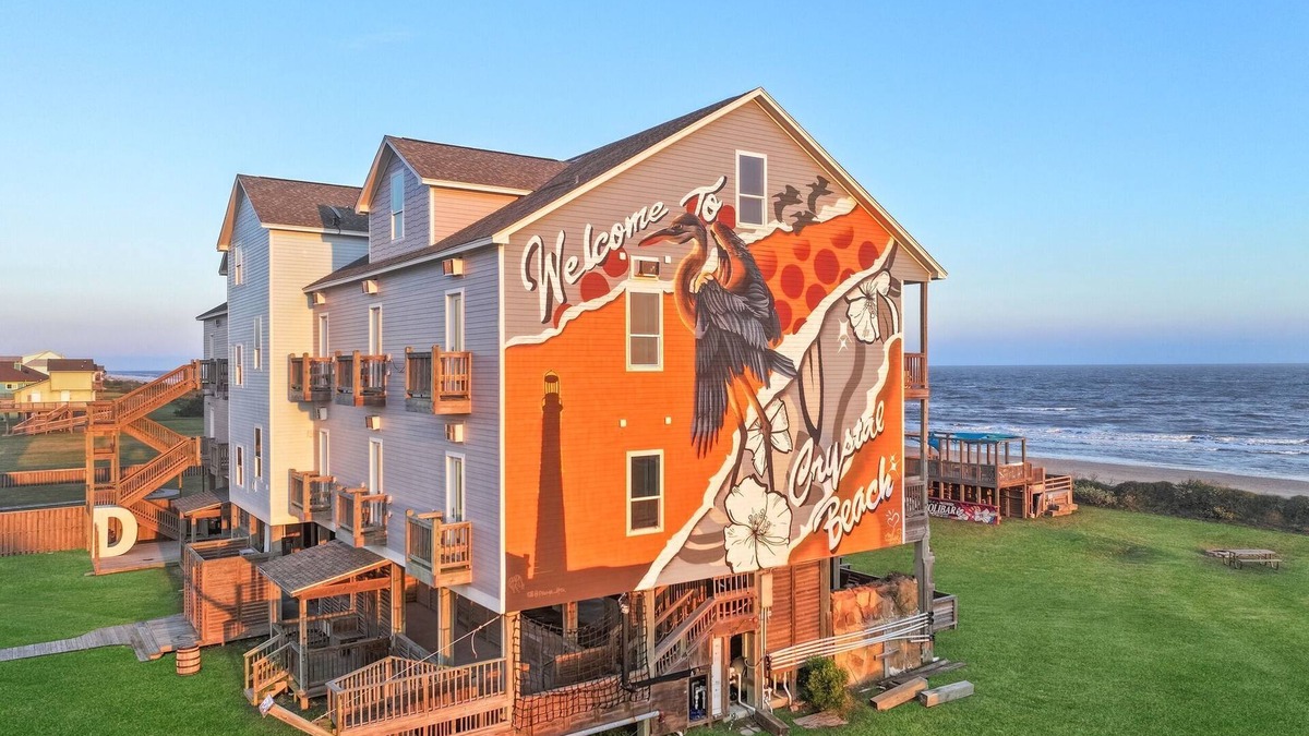 Port Bolivar Condo | Corner Suite - Pool, Games, & Beachfront Fun!
