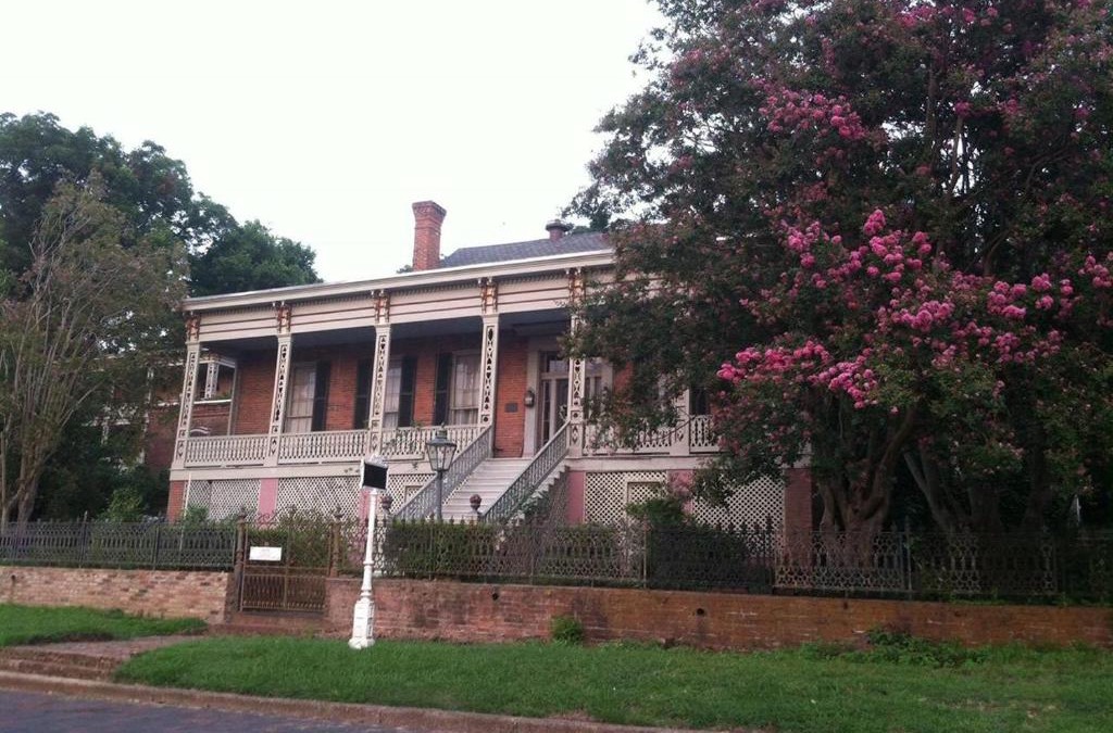 Vicksburg Bed & Breakfast | Corners Mansion Inn - A Bed and Breakfast