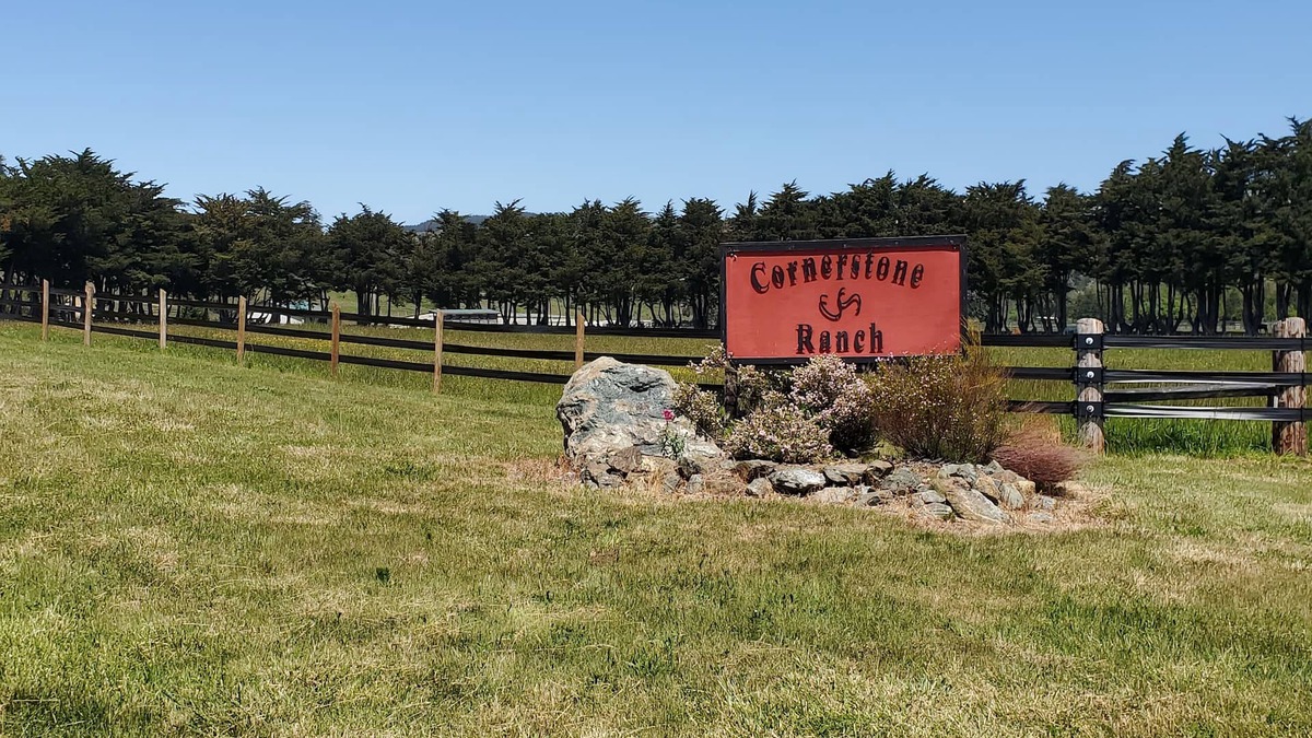 Gold Beach House | Cornerstone Ranch experience minutes to the beach and Rogue River