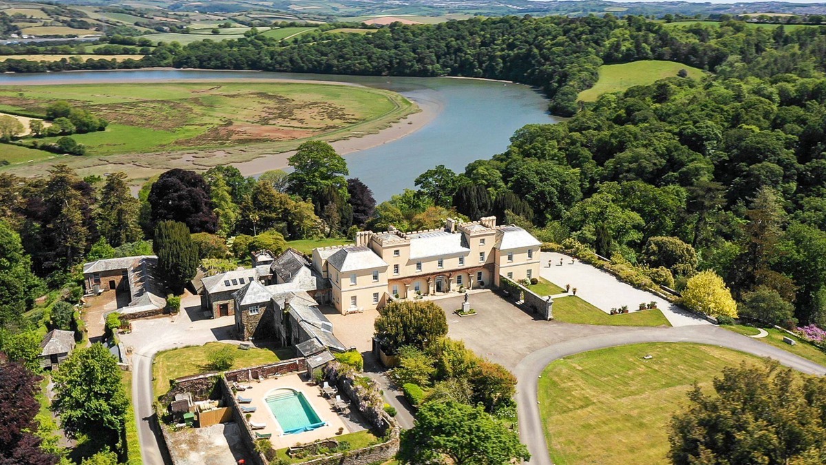Saltash Apartment | Cornish Castle - Luxury Cottages