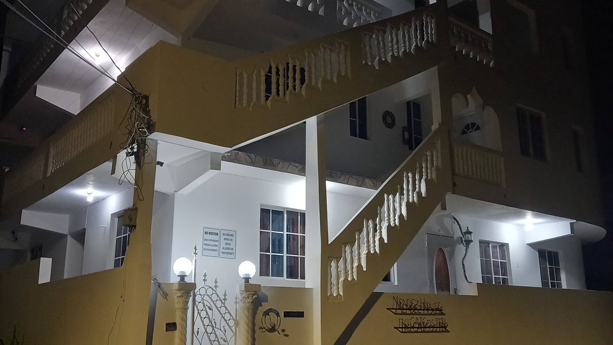 Montego Bay Apartment | Cornwall Courts Guesthouse Ja