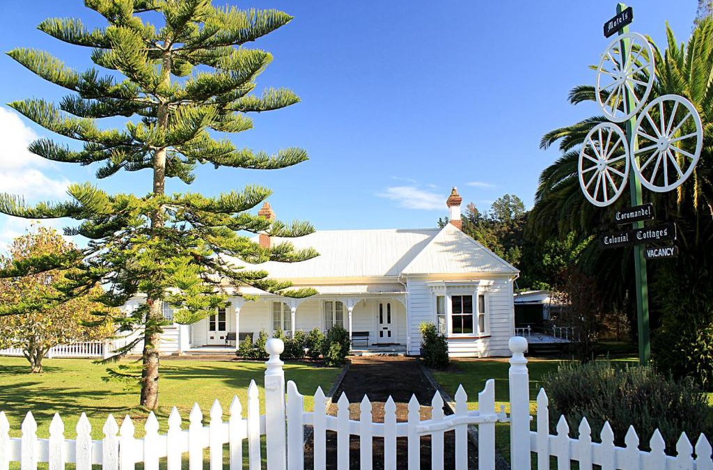 Coromandel Hotel | Coromandel Cottages