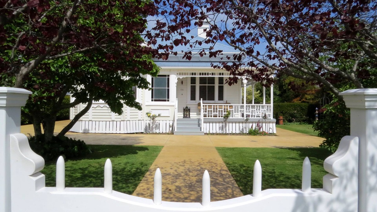Coromandel House | Coromandels Three Chimney Villa - Walk to Town/Private Fenced Yard/Very Spacious