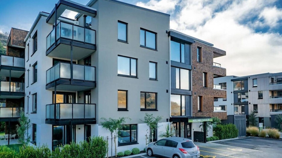 Arthur's Point Apartment | Coronet Escape Apartment 1 - base of coronet peak
