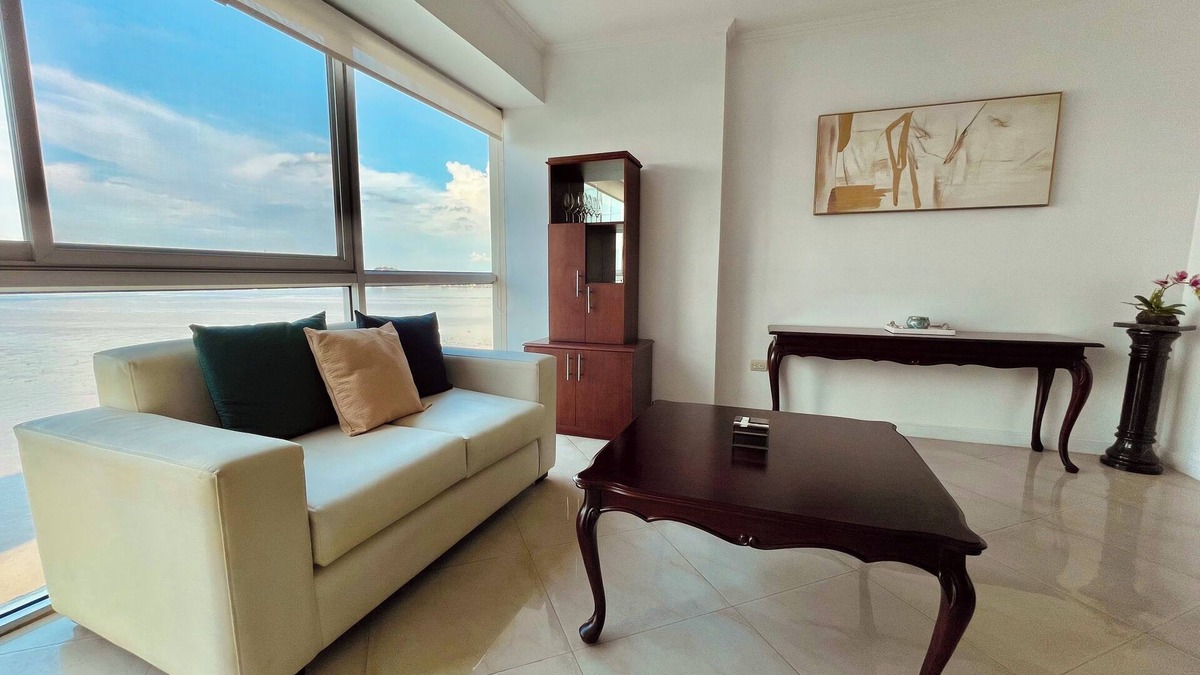 Las Penas Apartment | Corporate apartment in Puerto Santa Ana Guayaquil with WiFi, AC, Pool, Jacuzzi