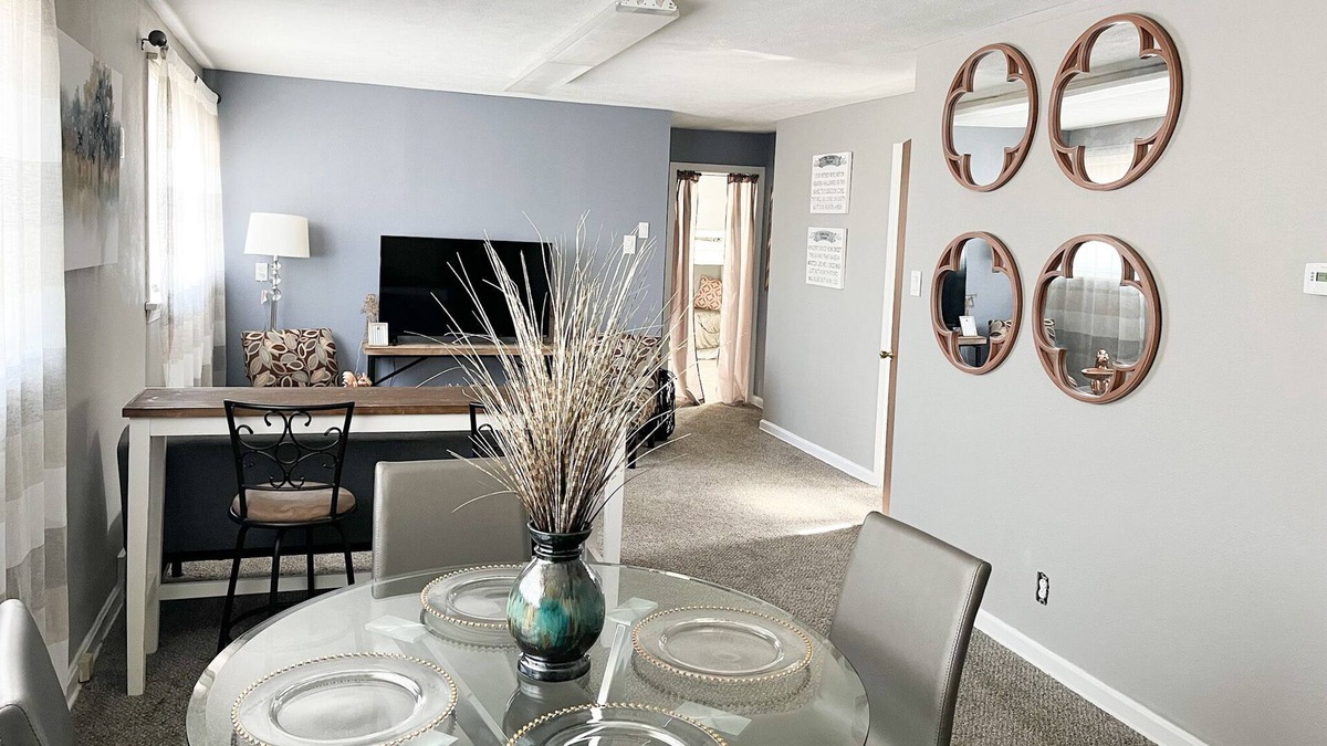 Youngstown Apartment | Corporate Apartment in Historic North Side District Near Downtown
