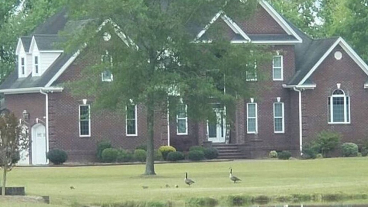 Richlands House | Corporate/event/vacation rental 2br 1.5bt gym indoor hibachi 12 acres Sleeps 4
