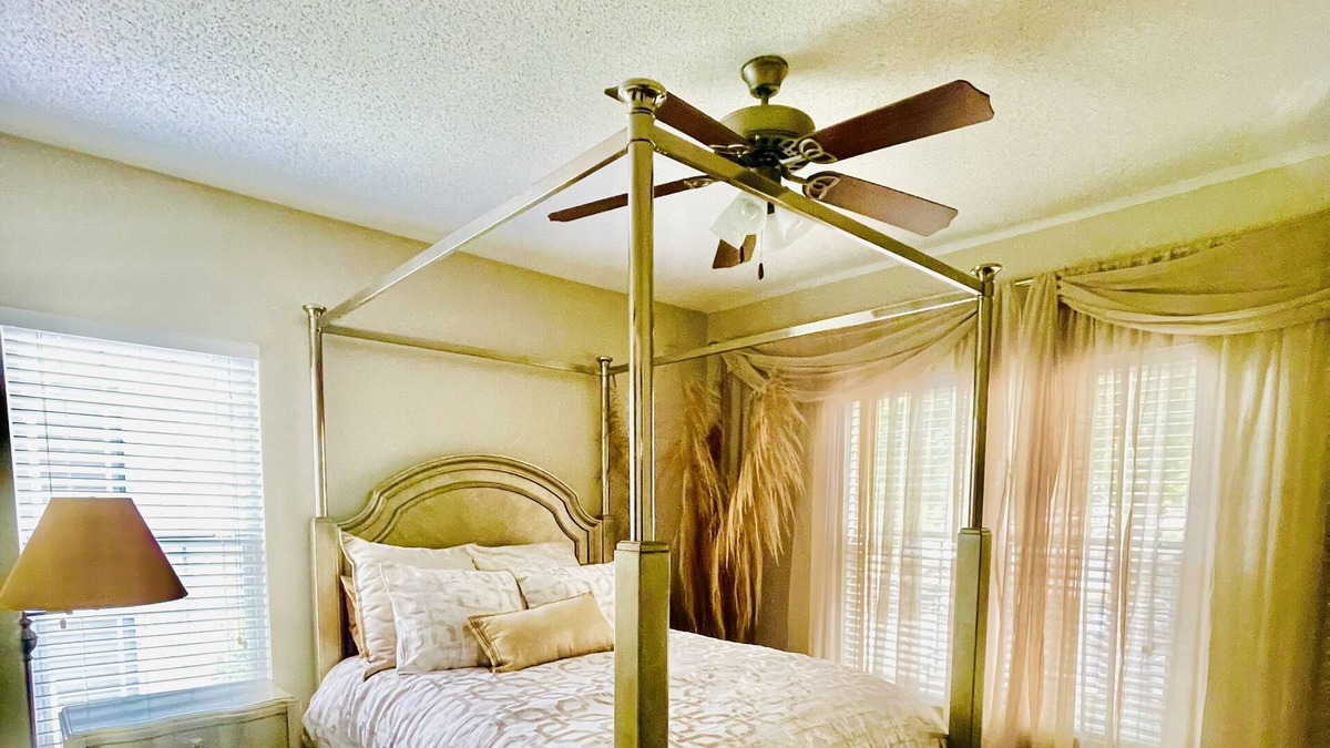 Suwanee Apartment | Corporate / Leisure / Staycation / Home Away from Home /