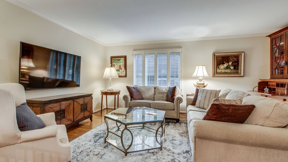 Bellevue House | Corporate/Temporary Housing