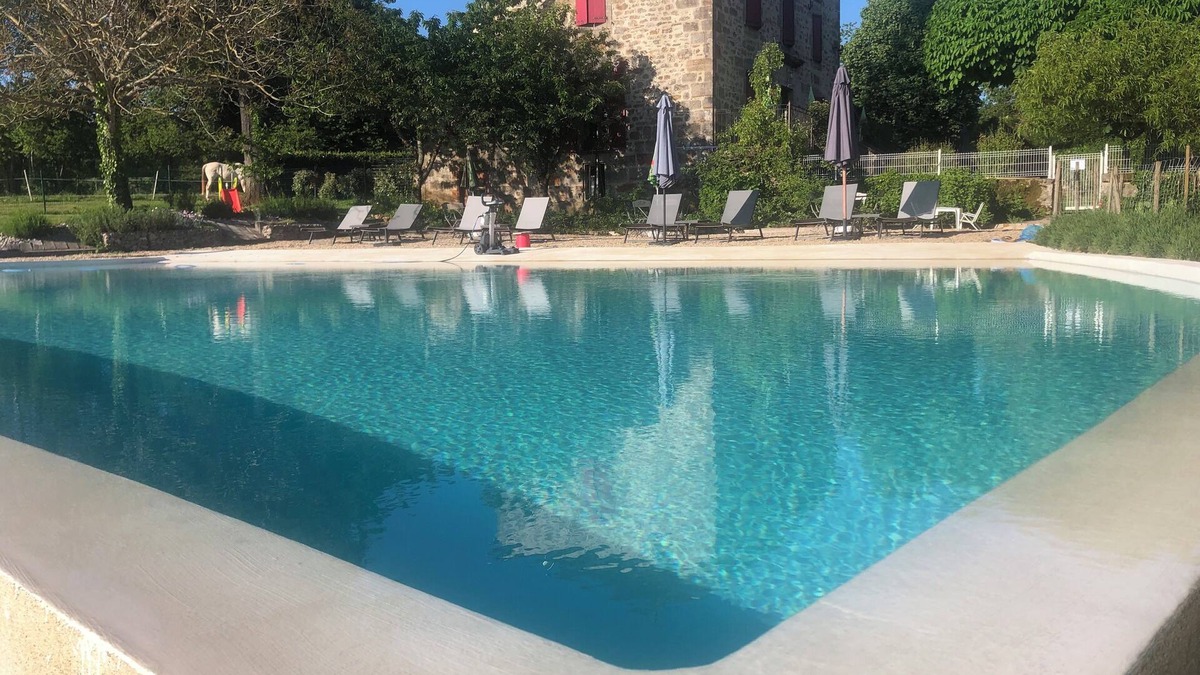 Saint-Maurice-en-Quercy House | Corps de Ferme Rénovée en une Maison de Campagne et Gîtes Avec Piscine