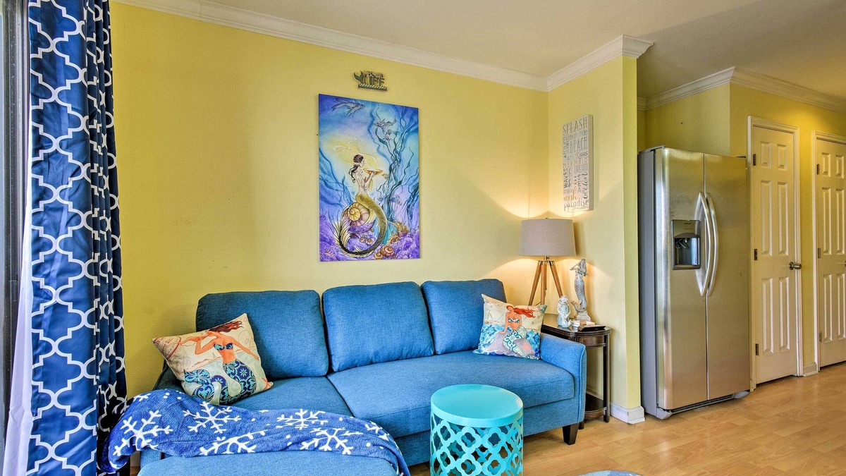 North Beach Condo | Corpus Christi Beachfront Condo w/Pool Access!