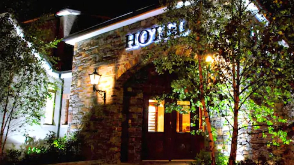 Newtownabbey Hotel | Corr's Corner Hotel