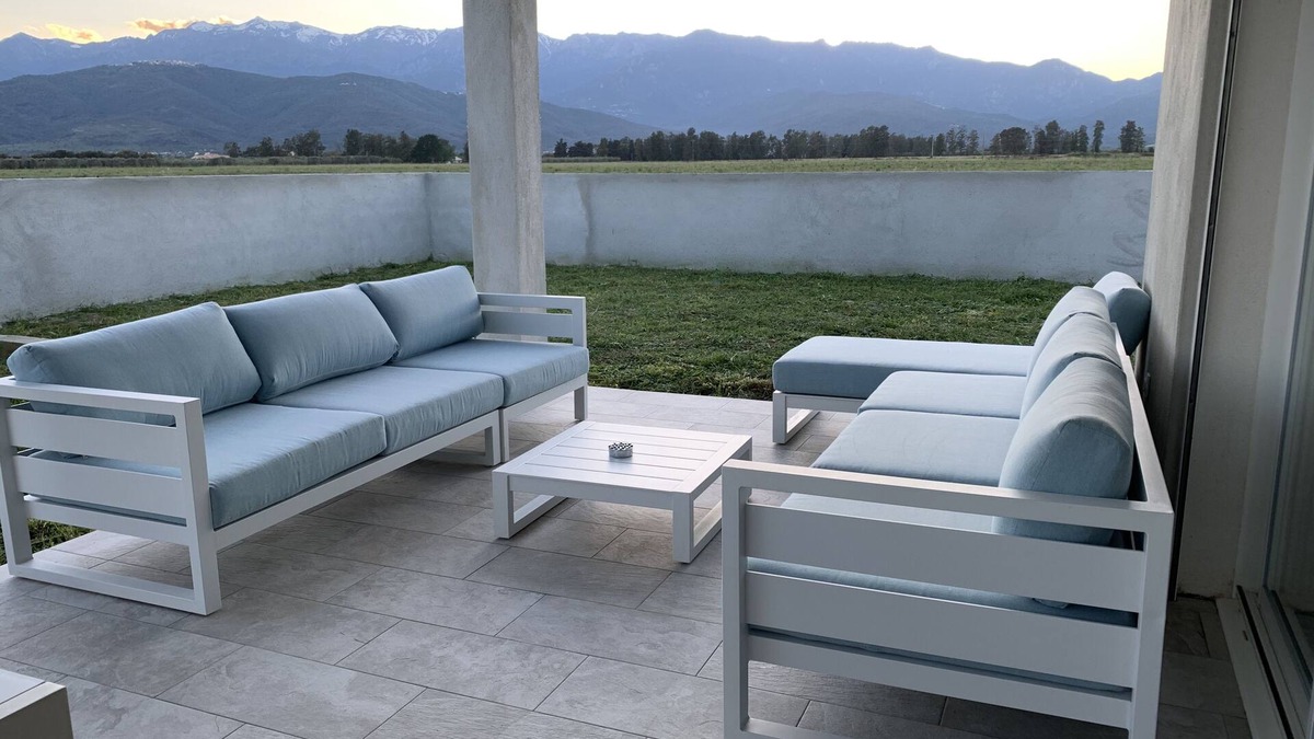 Ghisonaccia House | Corsica Villa with pool at the foot of the mountains 4kms from the sea