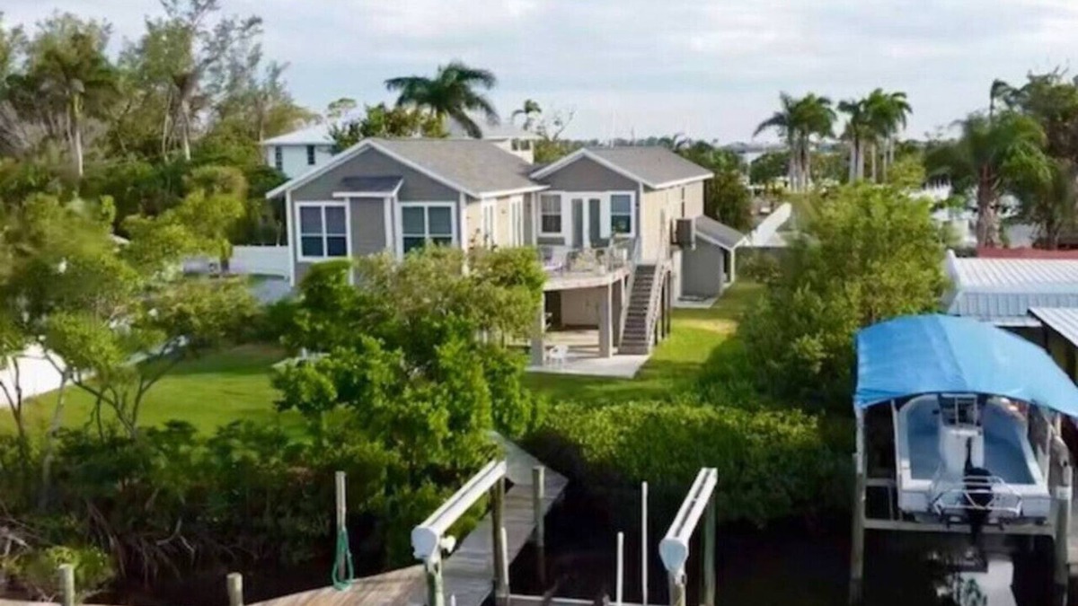 Cortez House | Cortez Chateau! Private boat dock and short stays!