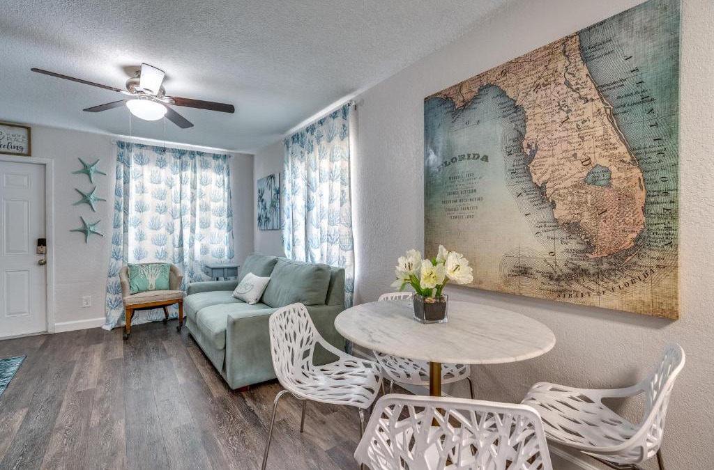 Bradenton Apartment | Cortez Gardens Cottage 11, Renovated, Close to Beach, 3-Bed, 2 Bath 10 people