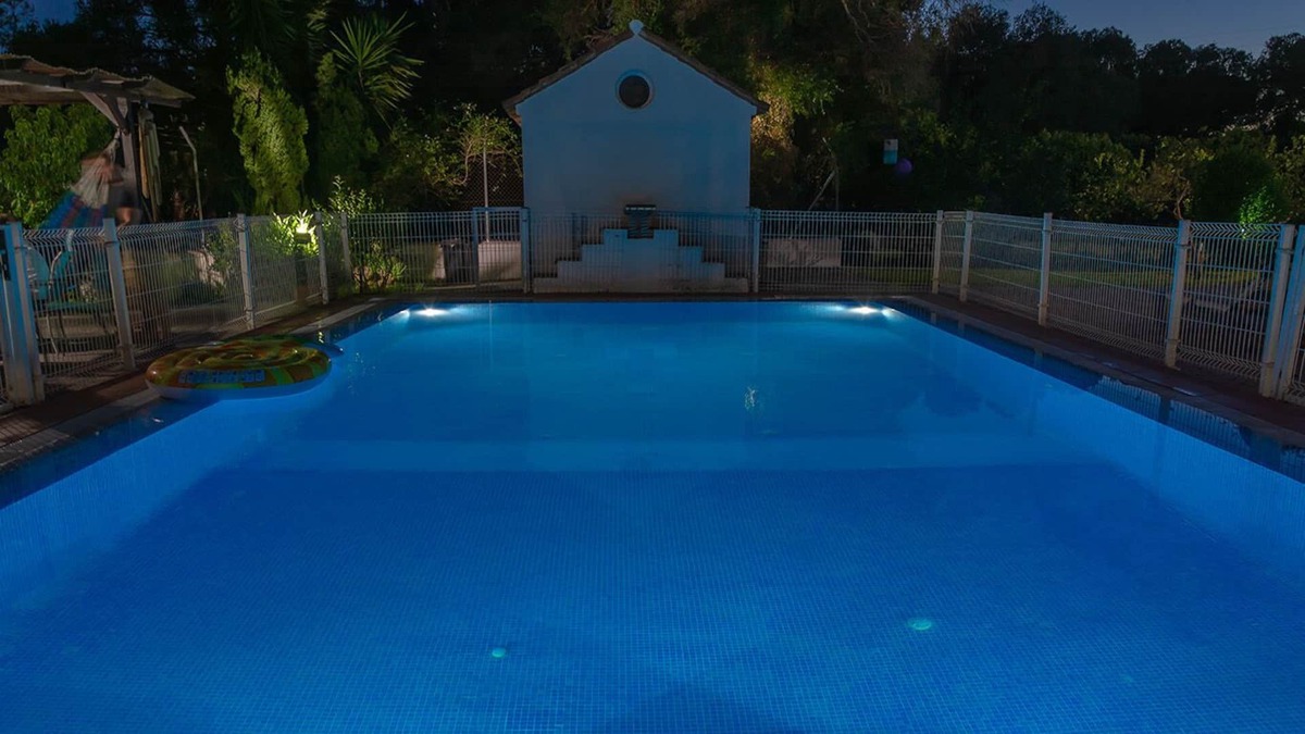 Barbate House | CORTIJO AT 20 MIN. FROM THE BEACH FOR 24 PEOPLE