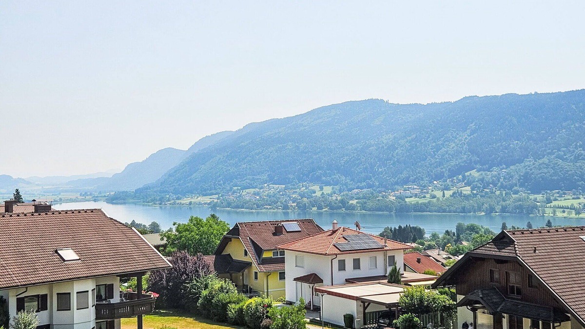 Bodensdorf House | Cosy apartment in villa for 6 people with WIFI, TV, terrace, pets allowed and parking