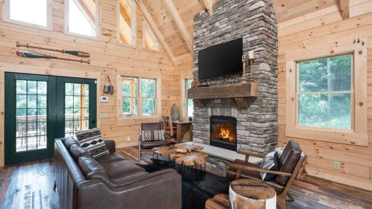 Keene Cabin | Coshocton Hills - 2 Luxury Log Cabins - Lake