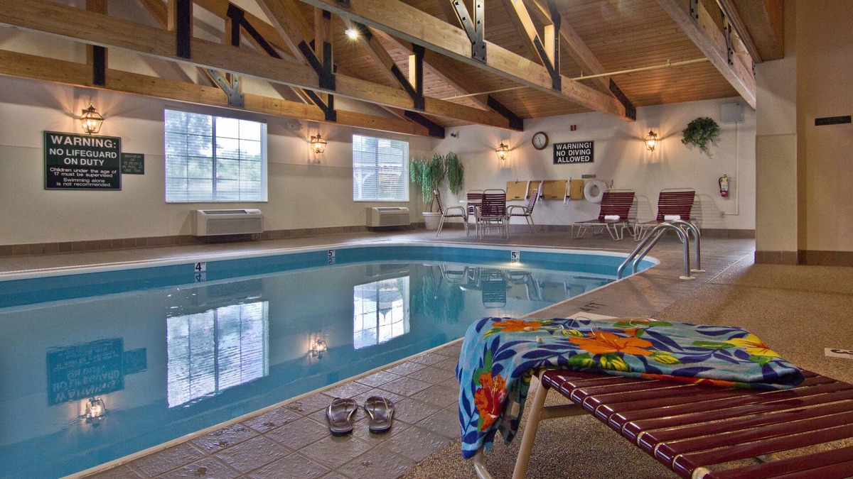 Coshocton Hotel | Coshocton Village Inn and Suites