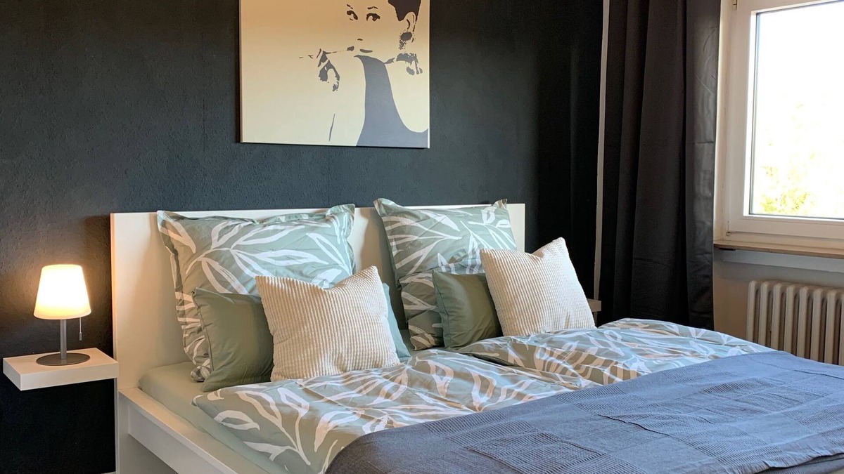 Hemsbach Apartment | Cosi Apartment 2SZ + balcony, near bathing lake, Alla-Hopp facility, shopping, highway