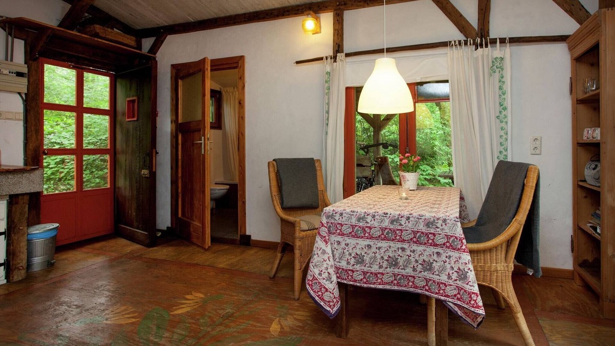 Municipality of Leudal House | Cosily furnished small wooden house.