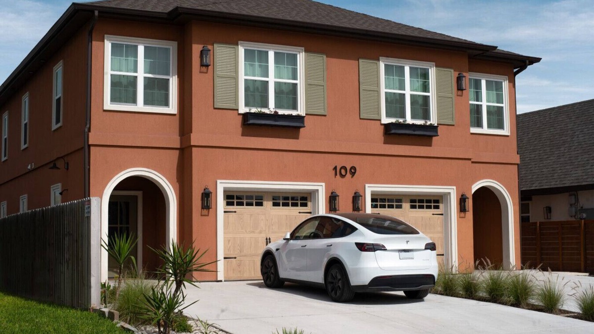 Port Isabel House | Cosmic Cactus: Designer Luxury Escape & Amenities