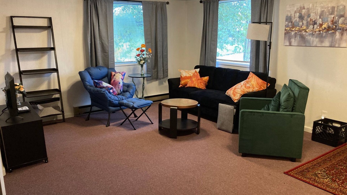 Aberdeen Condo | Cosmopolis in Forest Hills area. Next to Aberdeen/Hoquiam.