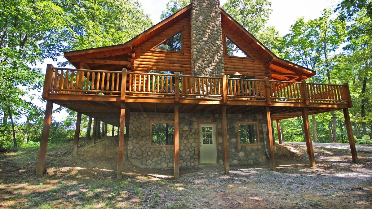 Logan Cabin | Cospetto - Lovely Log Lodge in the Hocking Hills
