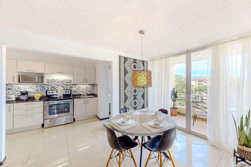 Barrio Santa Lucia Apartment | Costa Linda 5-24