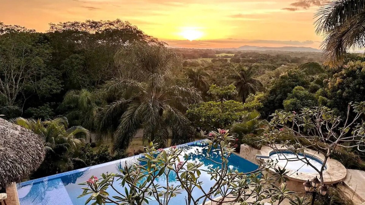 Esparza House | Costa Rica's Countryside Oasis: Serene Green Haven. Breakfast included