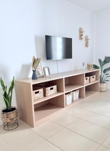 Lloret Town Center Apartment | Costa Suite Beach, Pool and Parking
