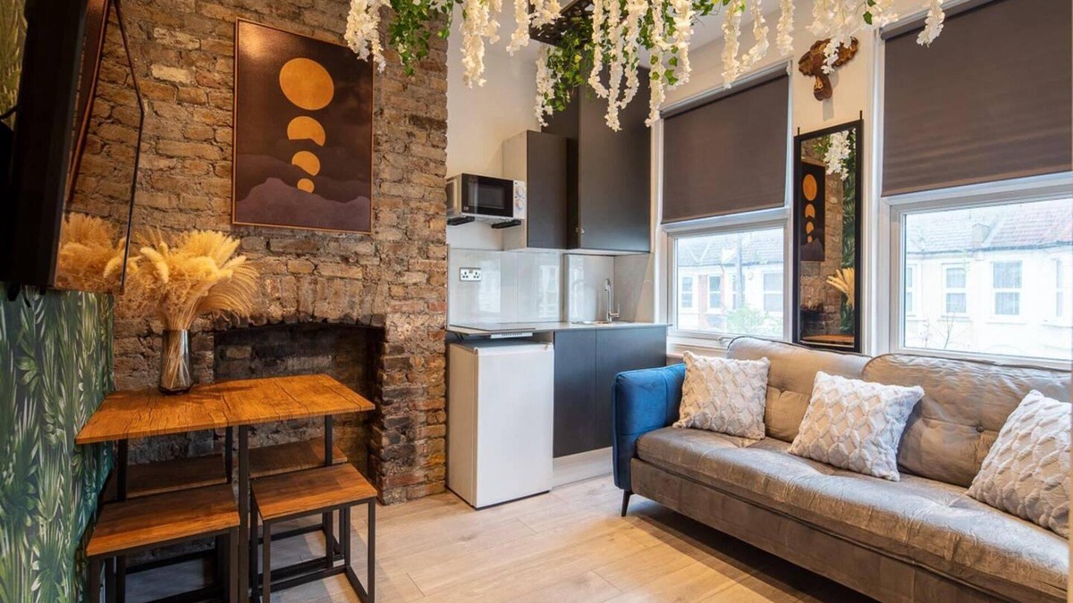 Dudden Hill House | Cosy 1 Bed Duplex - Close to Metro - NW2