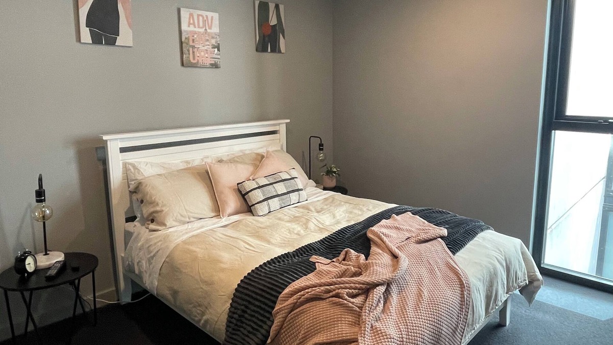 Kingston Apartment | Cosy 1 bedroom apartment at Kingston foreshore- pet friendly
