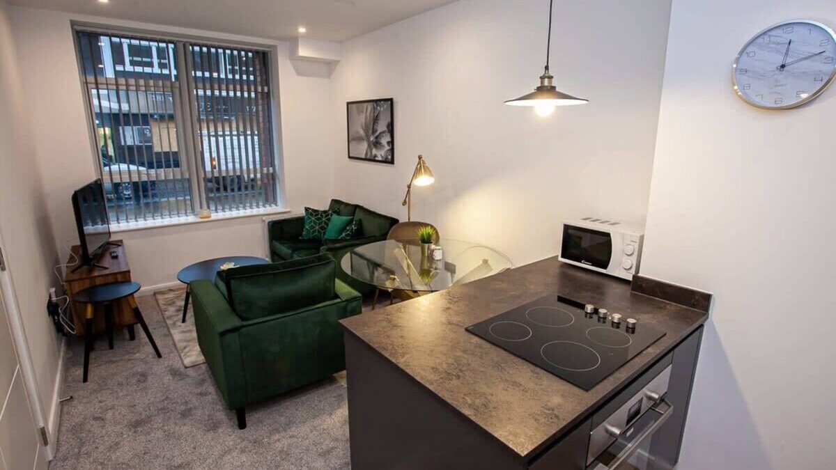 Bolton Apartment | Cosy 1 Bedroom Apartment in Bolton