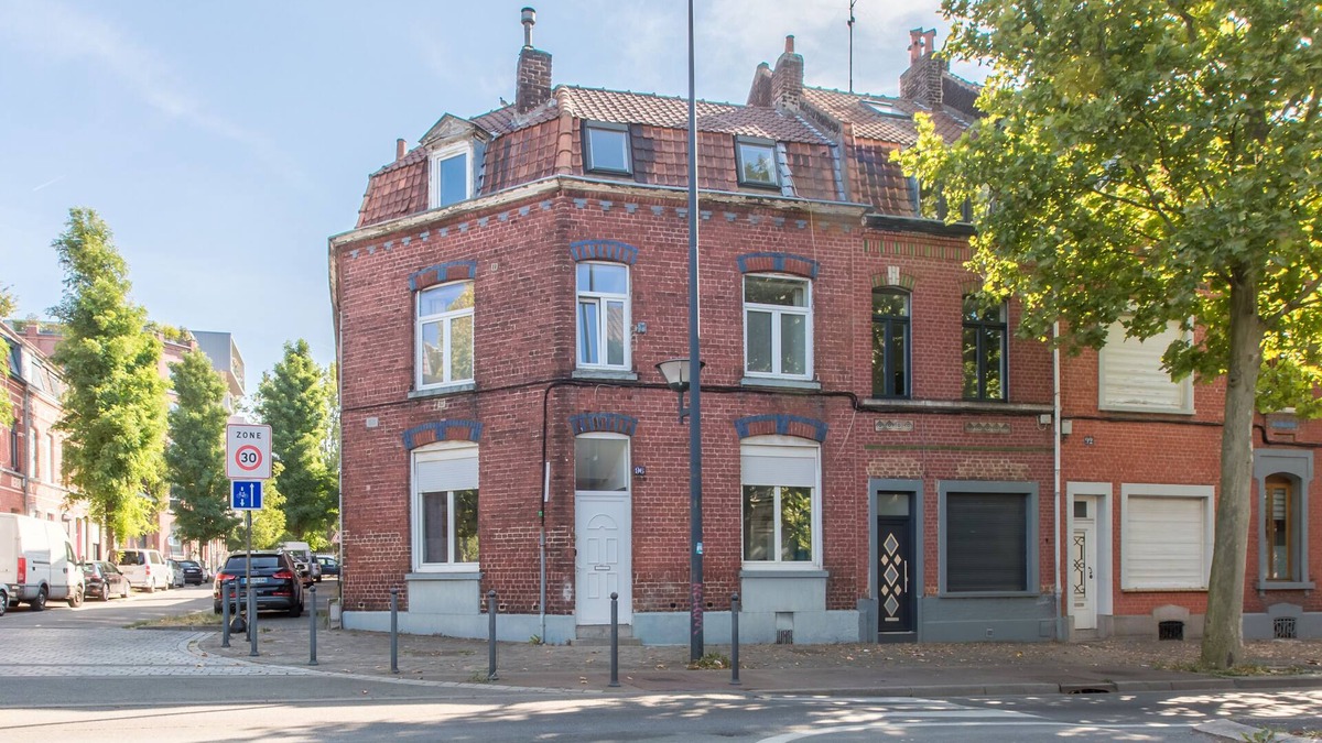 Roubaix House | Cosy 🏠 10 P - 5 bedrooms - 5 bathrooms near Lille and all amenities