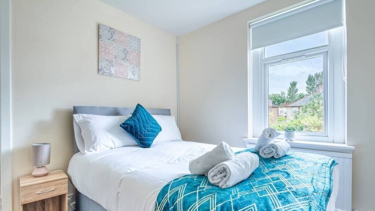 Motherwell House | Cosy 2 bed house in Motherwell