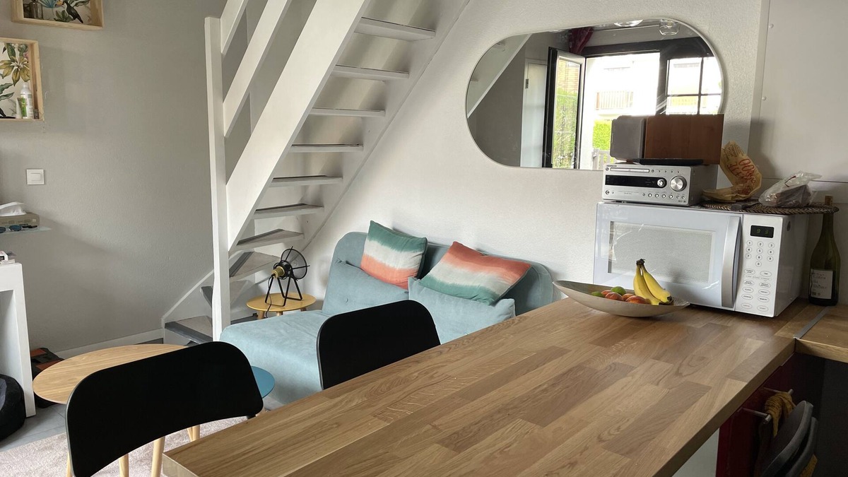 Courseulles-sur-Mer House | Cosy 2-bedroom cottage (sleeps 5) Juno Beach