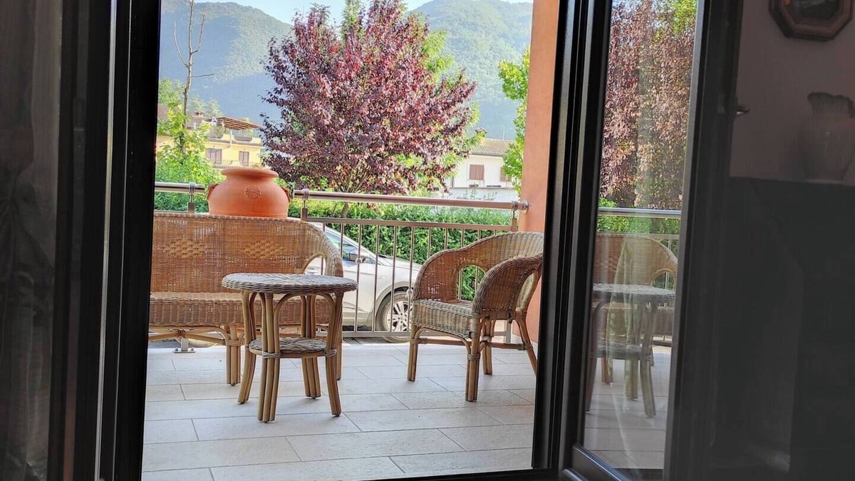 Villa Latina Apartment | Cosy 2 bedroom Apartment in Peaceful Surroundings