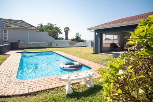 Durban North Apartment | Cosy 2 bedroom Cottage Durban north, salt pool,dstv