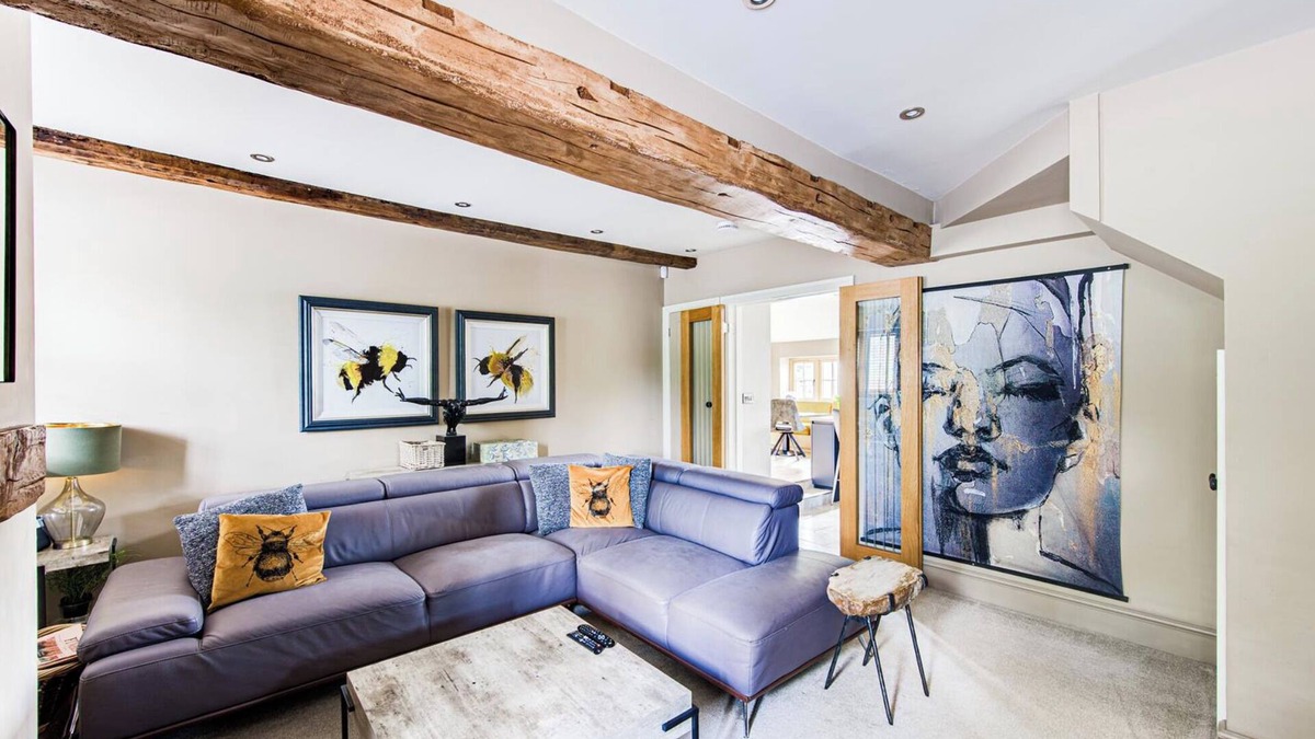 Congleton Cottage | Cosy 2 bedroom cottage in Cheshire countryside with a modern design
