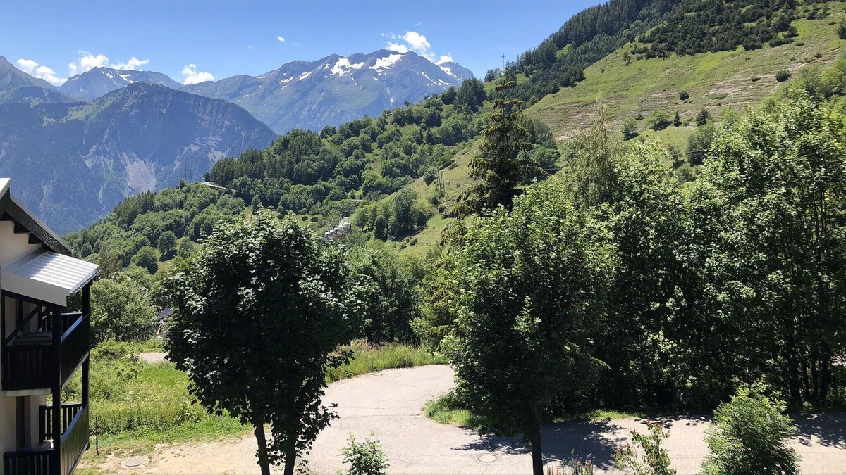Huez-en-Oisans Apartment | Cosy 3 bedroom apartment by the station's entrance - Alpe d'Huez - Welkeys